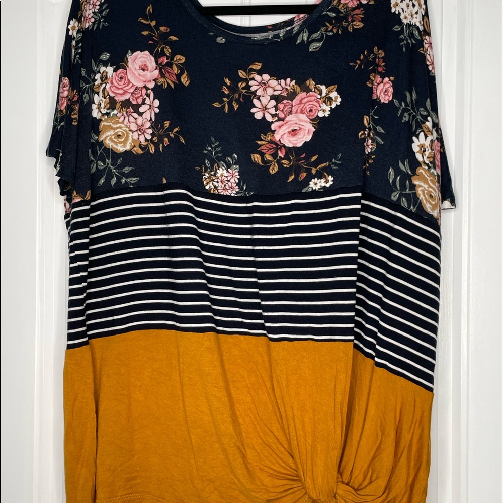 Maurice’s 24/7 s/s front knot top SZ XL